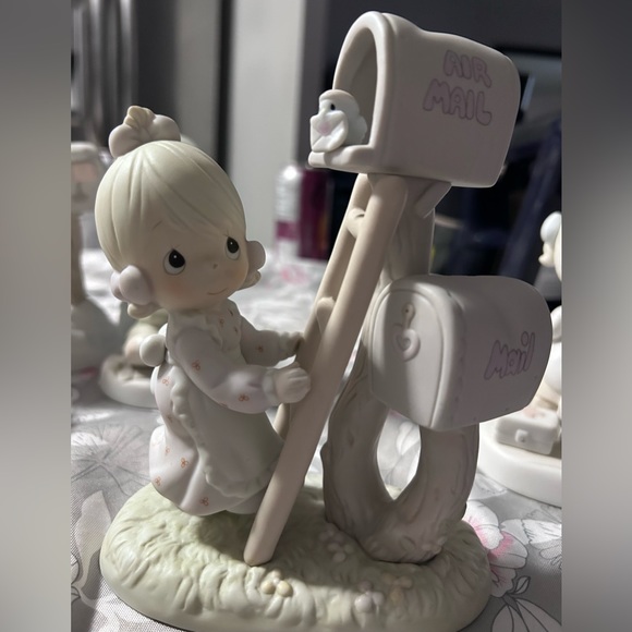 Precious Moments figurine “Good News is So Uplifting” - Picture 5 of 5